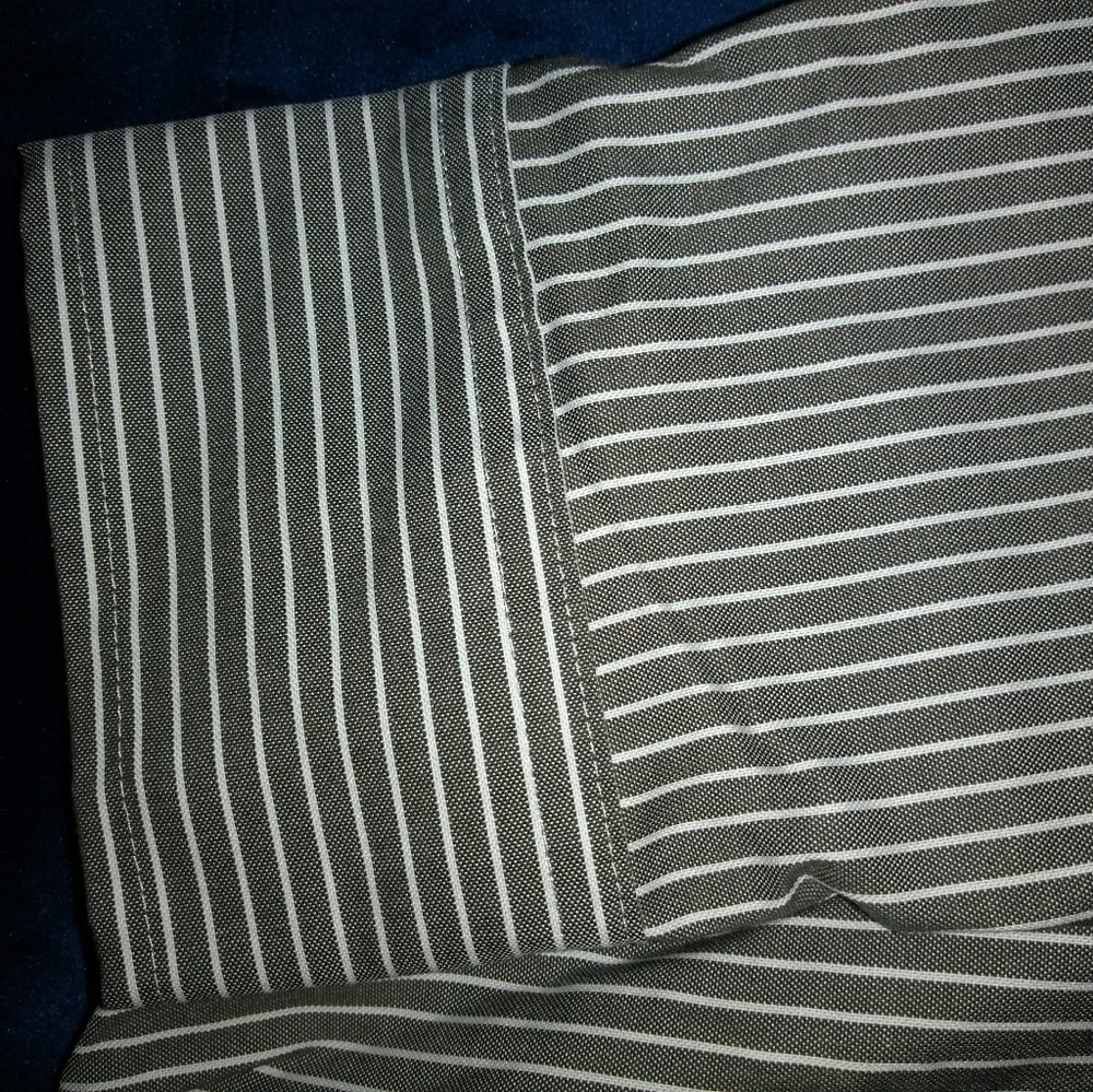 NWOT Classic Pinstripe Non-Iron Button Down